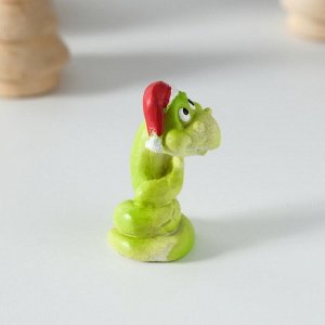 Фигурка полистоун «Добрый змей в новогоднем колпаке», красно-зелёный, 2.5x2.5x4 см, МИКС