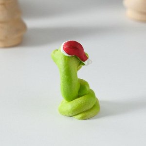 Фигурка полистоун «Добрый змей в новогоднем колпаке», красно-зелёный, 2.5x2.5x4 см, МИКС