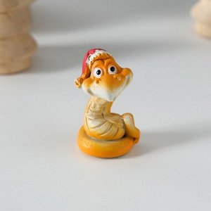 Фигурка полистоун «Добрый змей в новогоднем колпаке», 2.5x2.5x4 см, МИКС