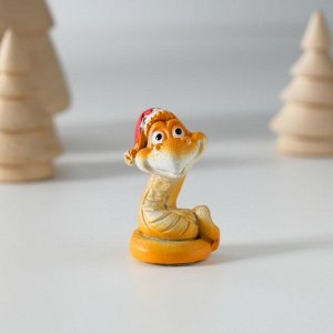 Фигурка полистоун «Добрый змей в новогоднем колпаке», 2.5x2.5x4 см, МИКС