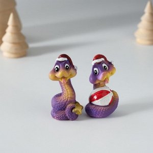Фигурка полистоун «Фиолетовая змейка», 4x3x5 см, МИКС