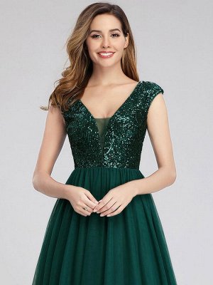 Женственное длинное зеленое сверкающее платье в пол с V-образным вырезом и блестящим топом