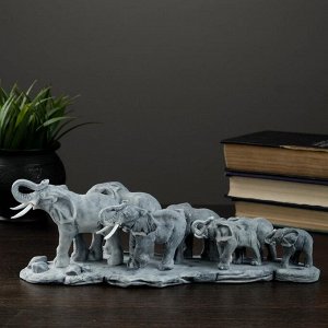 Сувенир "Семь слонов на малой подставке"