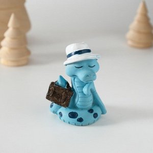 Фигурка полистоун «Змей с тростью и в шляпе», 4.7x6 см