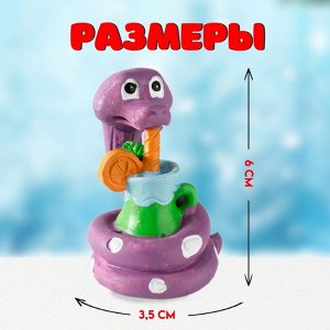Фигурка полистоун «Змей с бокалом смузи», 3.5x6 см