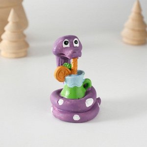 Фигурка полистоун «Змей с бокалом смузи», 3.5x6 см