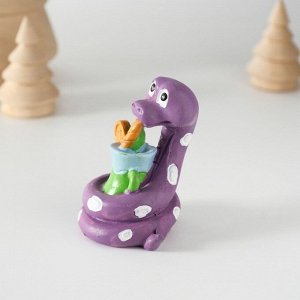 Фигурка полистоун «Змей с бокалом смузи», 3.5x6 см