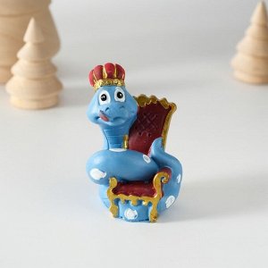Фигурка полистоун «Змей в короне с королевским троном», 5x6 см