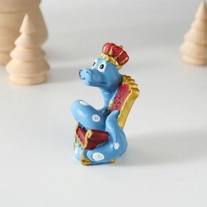 Фигурка полистоун «Змей в короне с королевским троном», 5x6 см