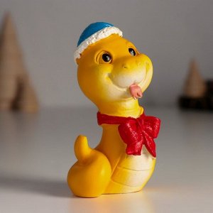 Фигурка полистоун «Змейка жёлтая в синей шапке и красном бантике», 5x4x9 см