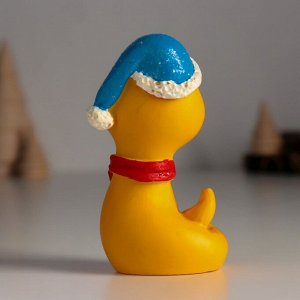 Фигурка полистоун «Змейка жёлтая в синей шапке и красном бантике», 5x4x9 см