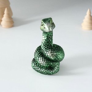 Фигурка полистоун «Змейка с сиянием», 6x6x10 см, МИКС
