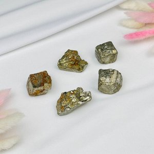 Кристалл Пирита