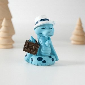 Фигурка полистоун «Змей с тростью и в шляпе», 4.7x6 см
