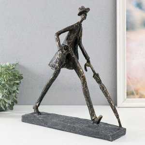 Фигурка полистоун «Человек с зонтом. На свидание» под металл, 31.7x12x34.4 см