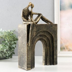 Фигурка полистоун «Двое на арке», под металл, 19.2x8.7x30.4 см