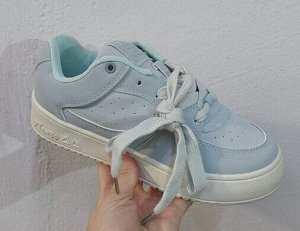 Кроссовки