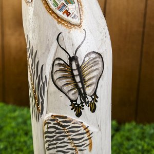 Сувенир «Кошка белая с бабочкой и бантом из мозаики», 60x12x6 см, дерево