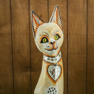 Сувенир "Кошка с сердечком" дерево 14х6х60 см