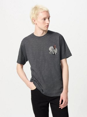 UNIQLO UT - хлопковая футболка из коллекции Укиё-э Тёмное Фэнтези