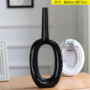 Фигурка Керамическая фигурка-ваза черного цвета, высота 40 см, ширина 17 см