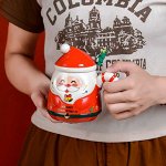 Подарочный набор новогодняя кружка с крышкой и ложечкой в коробке