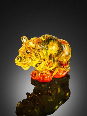 Резная фигурка из натурального лимонного янтаря «Тигр»