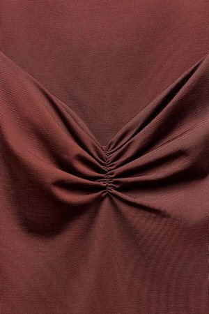 Топ Цвет как на первом фото БОДИ ИЗ ПОЛИАМИДНОЙ ТКАНИ СО СБОРКАМИ (BODY AUS POLYAMIDMISCHGEWEBE MIT RAFFUNG) Боди, подчеркивающее фигуру, с вырезом в форме сердечка. Без рукавов. Сбор в области груди.