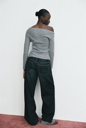 Топ Цвет как на первом фото АСИММЕТРИЧНЫЙ МЯГКИЙ ТОП (ASYMMETRISCHES SOFT-TOP) Топ с асимметричным вырезом, длинными рукавами и одним свободным плечом. Со сбором. Асимметричный подол. СОСТАВ МАТЕРИАЛА