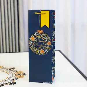 Новогодний пакет бумажный ламинированный