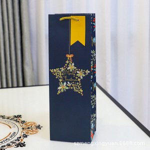 Новогодний пакет бумажный ламинированный
