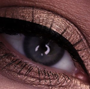 Тени для век RELOUIS PRO Satin Liquid Eyeshadow жидкие сатиновые 4,5г тон 23 Cocoa Milk какао беж