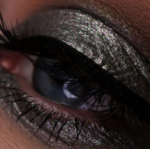 Тени для век RELOUIS PRO Sparkle Liquid Eyeshadow жидкие сияющие 4,5г тон 33 Holographic голографик