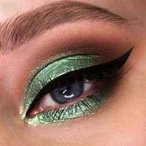 Тени для век RELOUIS PRO Sparkle Liquid Eyeshadow жидкие сияющие 4,5г тон 35 Miracle Green малахит