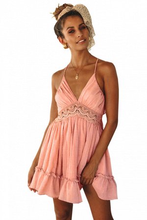 Розовое платье-сарафан с кружевом, открытой спиной и воланом снизу
