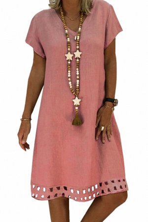Розовое платье А-силуэта с V-образным вырезом и перфорацией на юбке