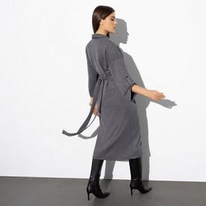 Платье с длинными рукавами