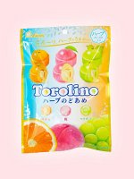 Леденцы для горла с фруктово-травяной начинкой 3 вкуса Lion 62 гр Японские сладости