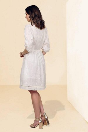 Платье Платье МиА-Мода 1032-1 
Состав ткани: ПЭ-65%; Хлопок-35%; 
Рост: 164 см.

Белое платье, пожалуй, имеется в гардеробе каждой модницы. Одной из самых оригинальных вариаций такого платья является