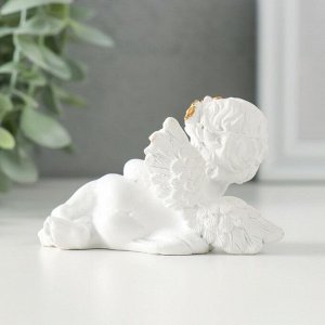 Фигурка полистоун «Белоснежный ангел обнимает сердечко с узорами», 9*4.5*5 см