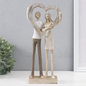 Фигурка полистоун «Влюблённые с большим золотым сердцем», 12.5x8x29.5 см