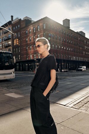 Топ Цвет как на первом фото ПОТЕРТЫЙ ТОП – КОЛЛЕКЦИЯ ZW (AUSGEFRANSTES TOP – ZW COLLECTION) Топ ZARA WOMAN COLLECTION выполнен из 100% вискозной пряжи. Круглый вырез и короткие рукава. С рюшами и поте