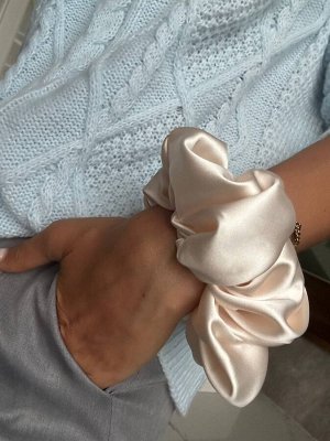 Большая шелковая резинка плотная розовая