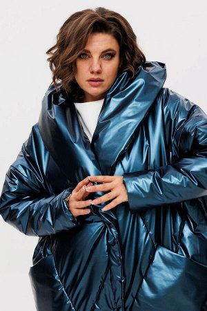 Пальто Пальто Rumoda 2235 синий 
Состав: ПЭ-100%;
Сезон: Осень-Зима
Рост: 164

Пальто женское с капюшоном, на утеплителе ISOSOFT (200 г/м2 Бельгия), свободного силуэта зауженное к низу. По переду и с
