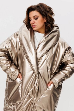 Пальто Пальто Rumoda 2235 золотой 
Состав: ПЭ-100%;
Сезон: Осень-Зима
Рост: 164

Пальто женское с капюшоном, на утеплителе ISOSOFT (200 г/м2 Бельгия), свободного силуэта зауженное к низу. По переду и