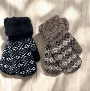 Варежки двойные полоска