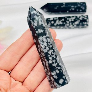 Кристалл из снежного Обсидиана