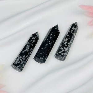 Кристалл из снежного Обсидиана