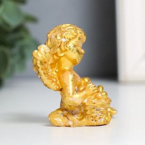 Фигурка полистоун «Ангел с сердцем», золото, 4.5x4.5x5.7 см, МИКС
