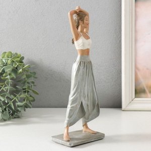 Фигурка полистоун «Девушка, практикующая йогу», 11x6.5x27 см